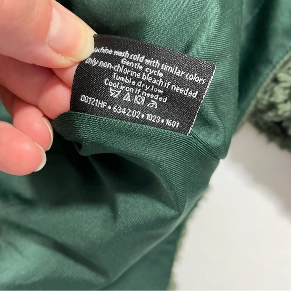 Summersalt The High Pile Full-Zip Sherpa Jacket Green - Picture 8 of 10